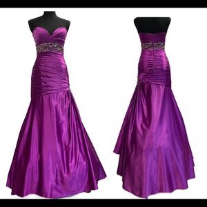 Purple sweetheart neckline rhinestone sequin beaded prom ball gown dress Sz 6